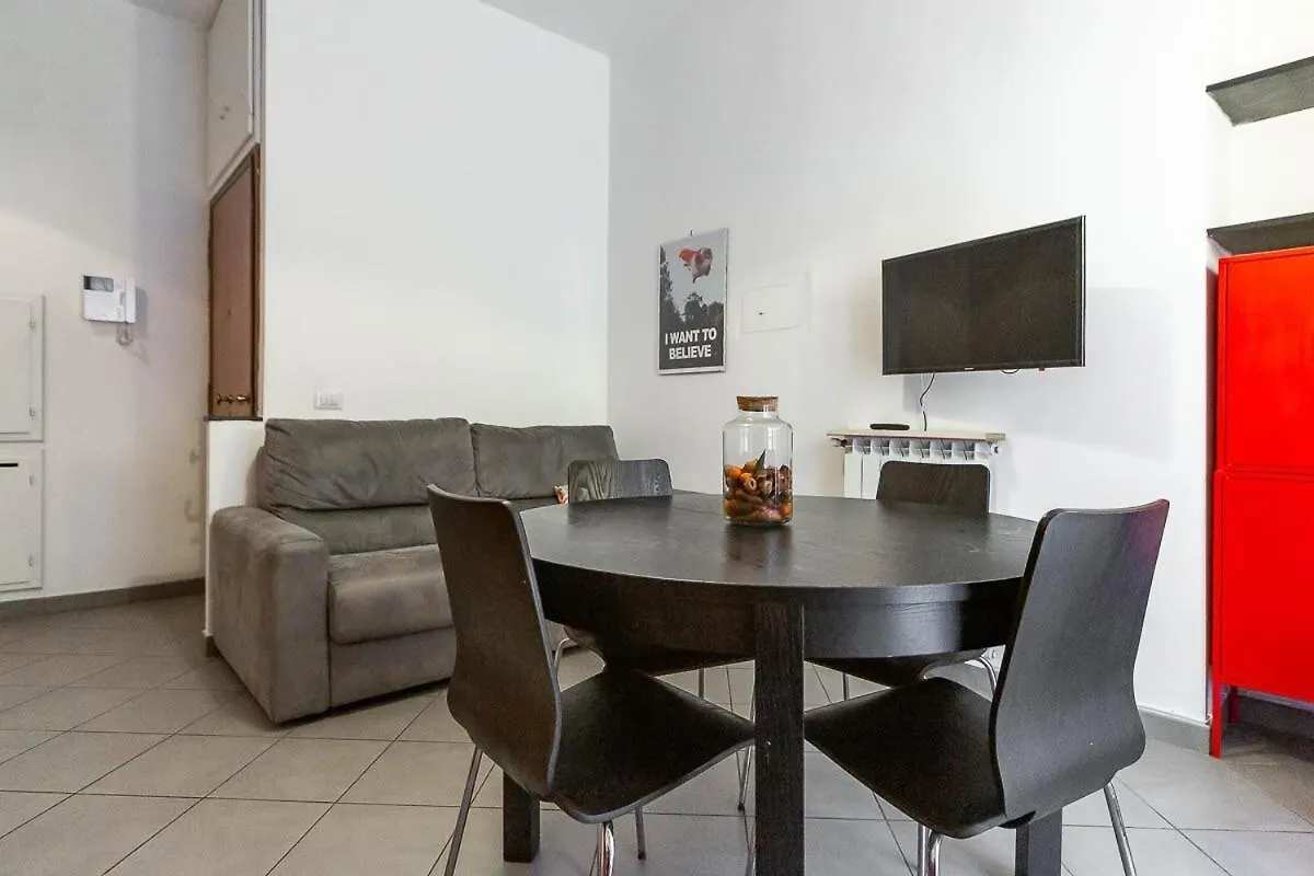 Central Navigli Near Metro & Wifi Milan Apartment