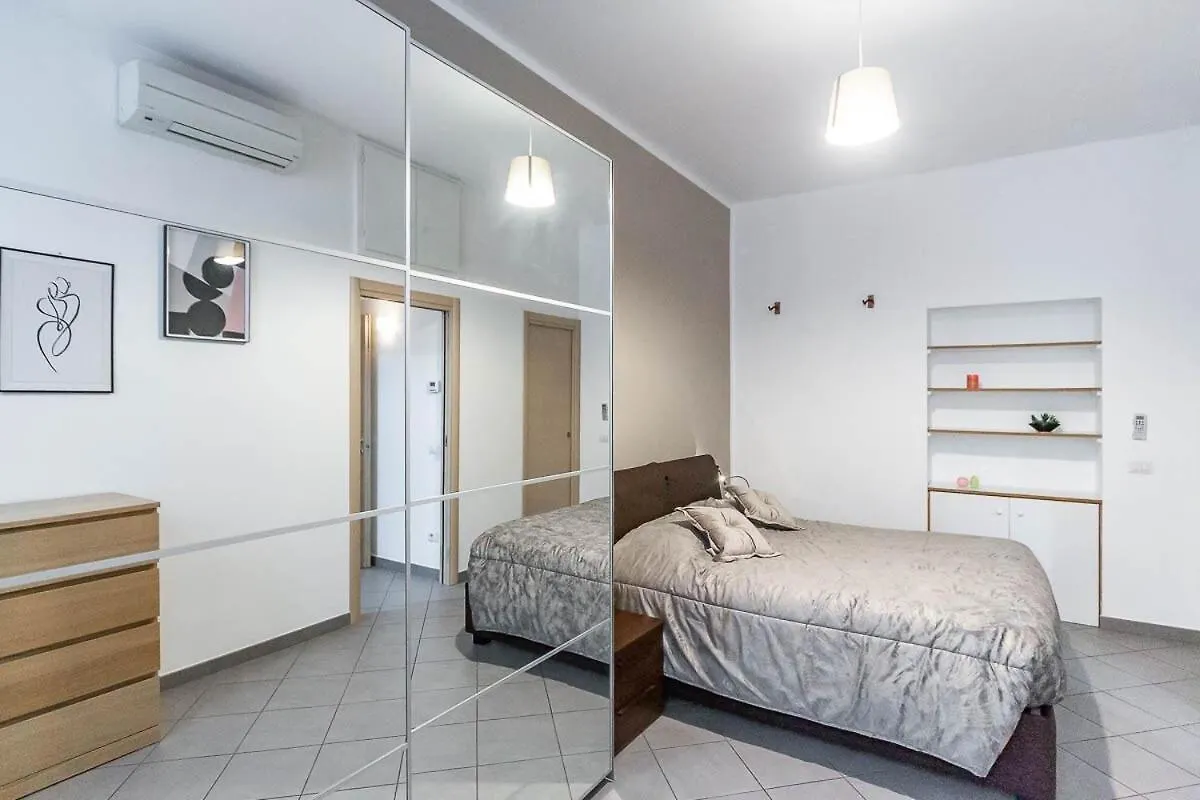 Central Navigli Near Metro & Wifi Milan Apartment